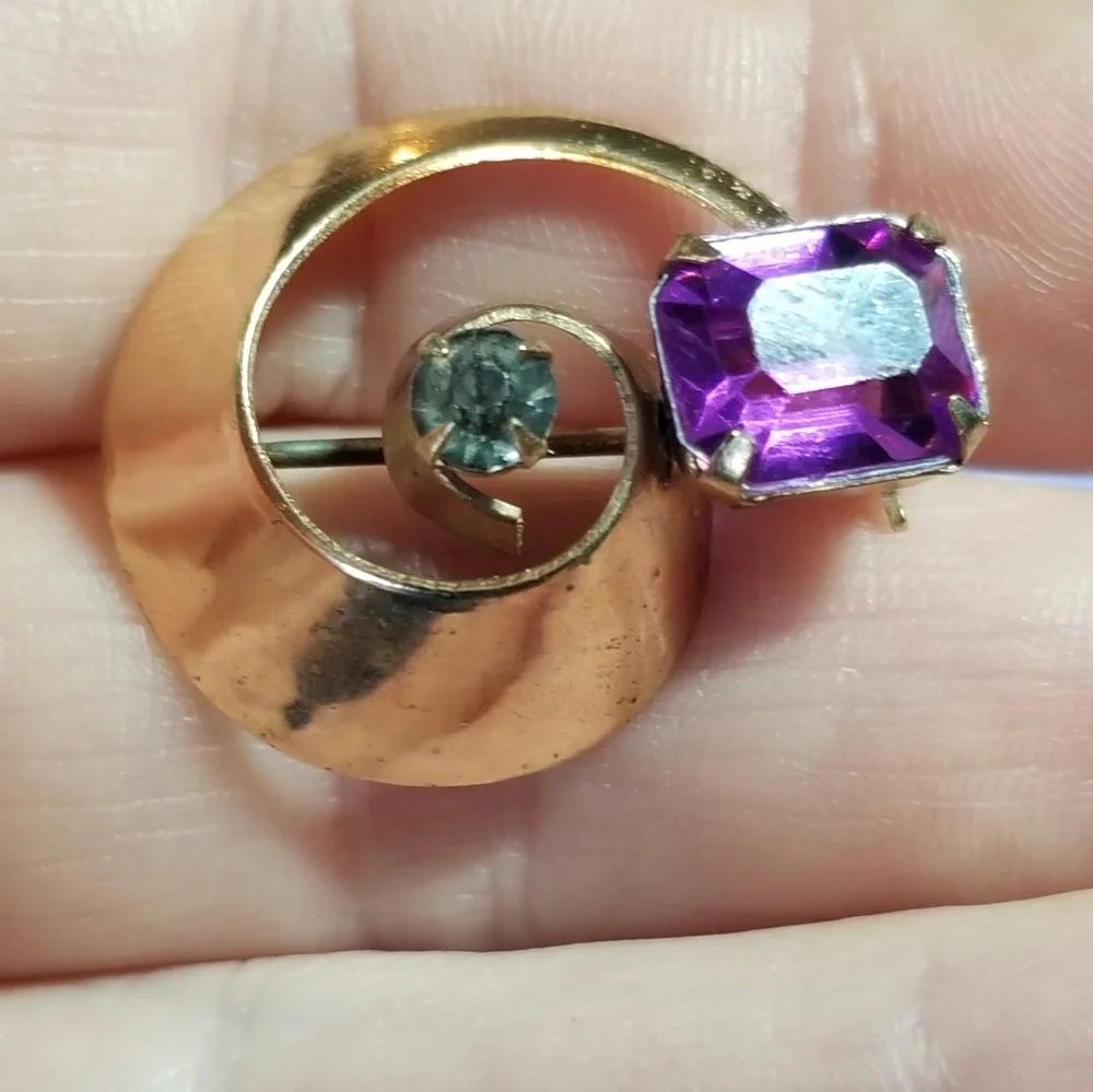 Vintage brooch Spiral broach purple gem rose gold pin